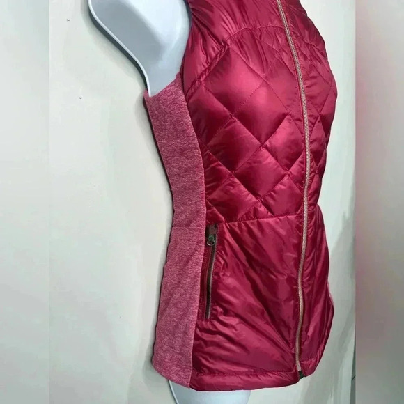 Lululemon Down For A Run Vest Berry Rumble
Pink Size 2 - Picture 5 of 7